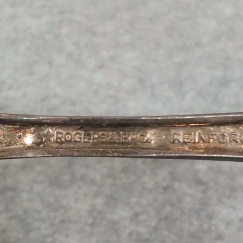 Rogers & Bro. Reinforced Plate Serving Fork Silver Tone Ornate Handle - Picture 4 of 5